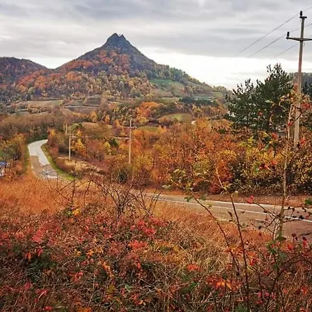 Etno Kuca Ostrvica * Varnice