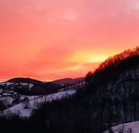 Etno Kuca Ostrvica Casa de Férias