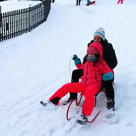 Etno Kuca Ostrvica Casa de Férias