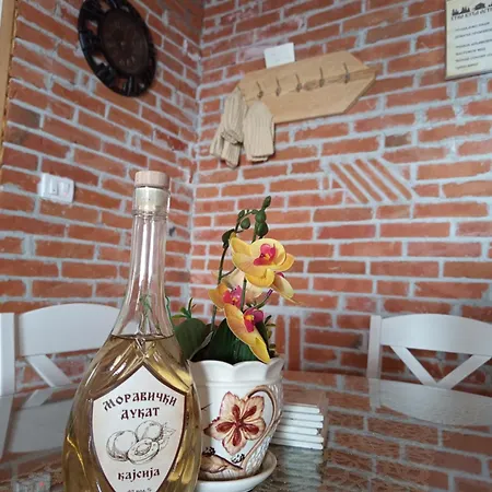 Etno Kuca Ostrvica Casa de Férias Varnice