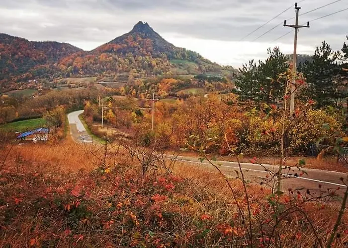 Etno Kuca Ostrvica * Varnice