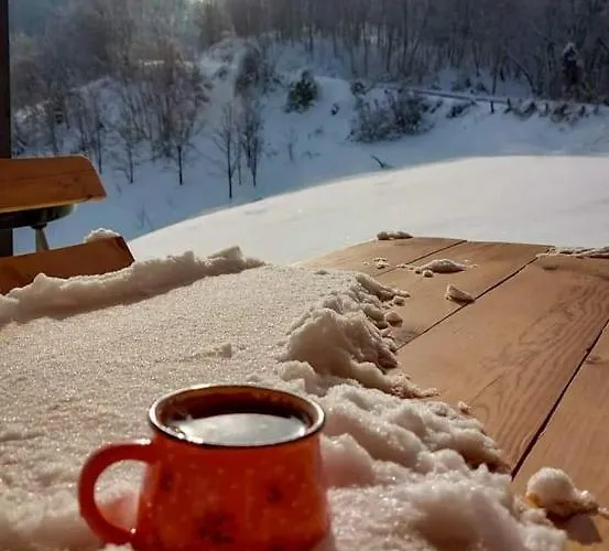 Etno Kuca Ostrvica * Varnice