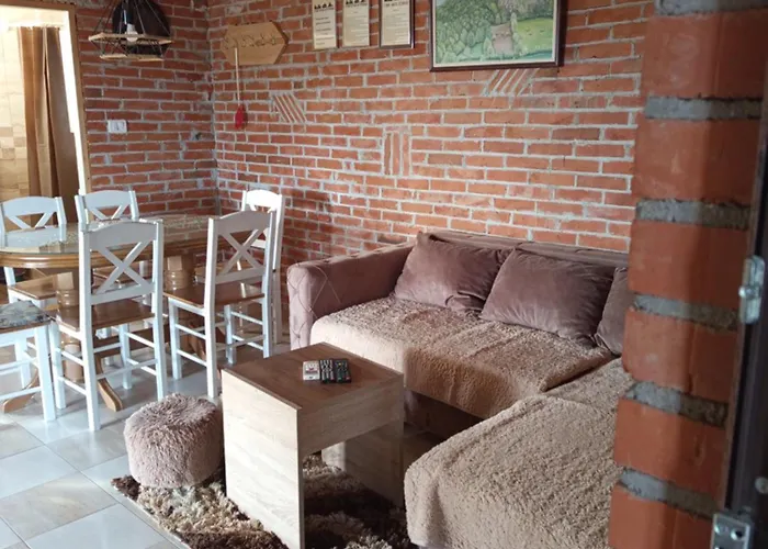 Etno Kuca Ostrvica * Varnice